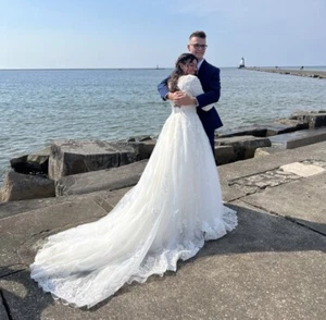 Long Sleeve Lace Wedding Dress Size 6 - Picture 1 of 10