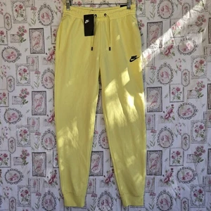 Nike Sportswear Club Fleece Mid-Rise Joggers Beige NWT Women's S BV4095-713 - Picture 1 of 10