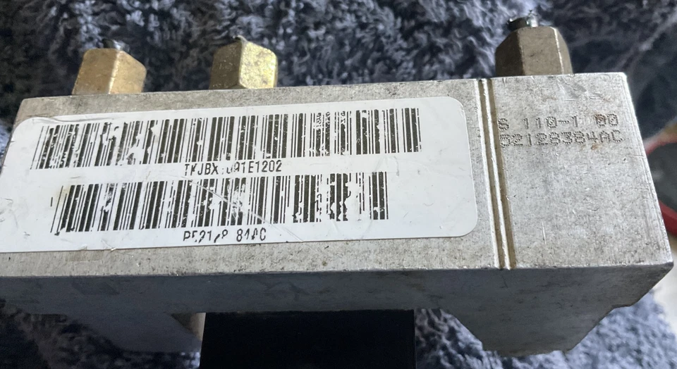 2002 Jeep Liberty Disc Brake Proportioning Valve OEM 52128384AC - Image 1 of 3