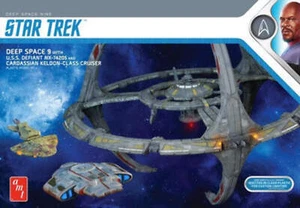 1/3300 Star Trek Deep Space Nine Space Station w/USS Defiant NX74205 & Cardassia - Picture 1 of 1