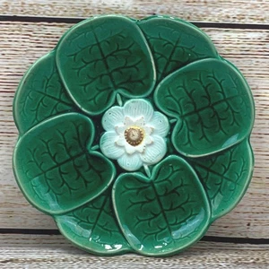 Vintage Majolica Plate Flower Water Lily Leaf Green Decorative Display Plate - Picture 1 of 5
