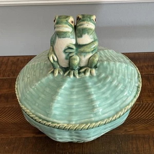 Vintage Majolica Pottery Covered Serving Bowl with Frog Finial - Picture 1 of 9
