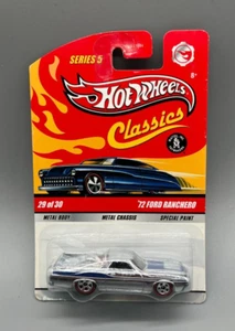 MATTEL HOT WHEELS Classics Series 5 '72 Ford Ranchero 2008 plata embalaje original - Imagen 1 de 2