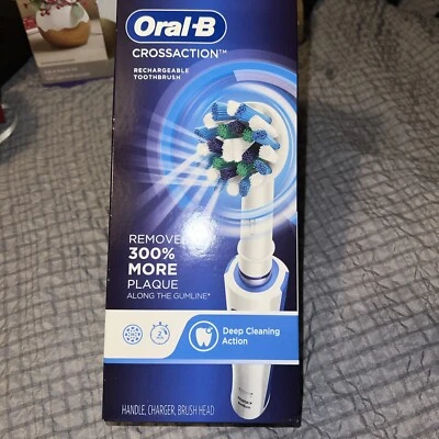 Cepillo de dientes eléctrico recargable Oral-B CrossAction blanco nuevo Foto 1 de 4