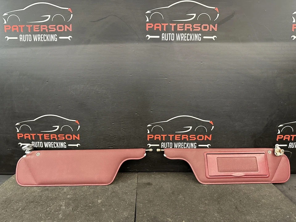 Ford Ltd 1975 tamaño completo izquierda y derecha parasol granate Foto 1 de 4