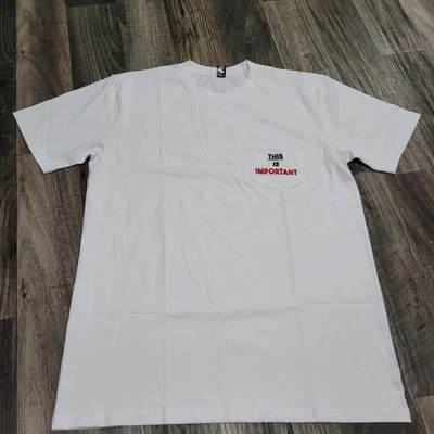 Camisa blanca This is Important Podcast Merch talla L Workaholics Arugaloid nueva sin etiquetas Foto 1 de 4