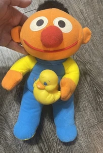 De colección Beddy Bright Ernie Sesame Street por Hasbro Playskool 1992 ¡Funciona! - Imagen 1 de 7