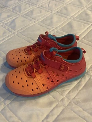 Zapatilla deportiva Stride Rite Phibian M2P goma agua niñas 12 naranja rosa Foto 1 de 4