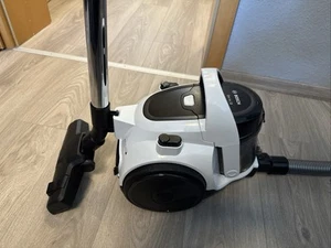 Zum Verkauf Bosch Bodenstaubsauger Serie 2 BGS05AAA1 - Bild 1 von 3