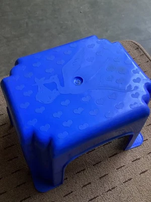 Medium Plastic Duck Heart Design Blue 4 Leg Stool - Image 1 of 4