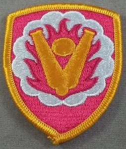 Parche de borde merrowed a todo color de la 59ª Brigada de Artillería del Ejército de los Estados Unidos - Imagen 1 de 2