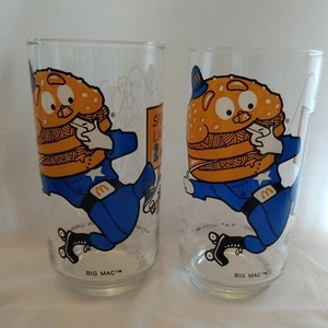 Vintage, McDONALD ACTION SERIES GLASSES, 1977, BIG MAC lot of 2 great condition - Picture 1 of 4