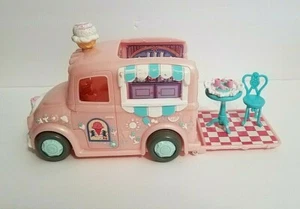 Fisher Price Sweet Streets Ice Cream Truck with ice cream tray - Picture 1 of 3
