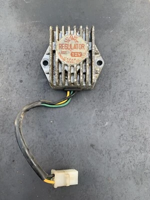 HONDA GOLDWING GL1000 1976-1979 REGULADOR FABRICANTE ORIGINAL HECHO EN JAPÓN USADO Foto 1 de 3