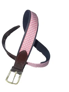 Vineyard Vines belt Size 30 Whales Pink Background Preppy New ICONIC Made In USA - Picture 1 of 7