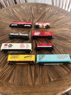HO Scale Campbell Soup Company Limited Edition 1982 Train Set 8 Cars Diesel - Image 1 of 4