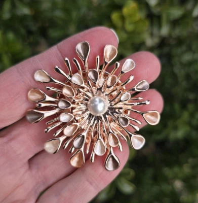 Contemporary Pearl, faux Copper Magnetic brooch, Magnetic scarf pin free - Image 1 of 4