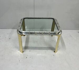 Table basse carrée en aluminium et laiton polonais original récupéré - hublot d'expédition