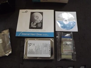 Seagate 200GB Barracuda ST3200822A Upgrade Kit Internal Hard Drive - Zdjęcie 1 z 10
