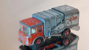 Refuse Truck - Matchbox - # K7 - Red Silver - Picture 1 of 11