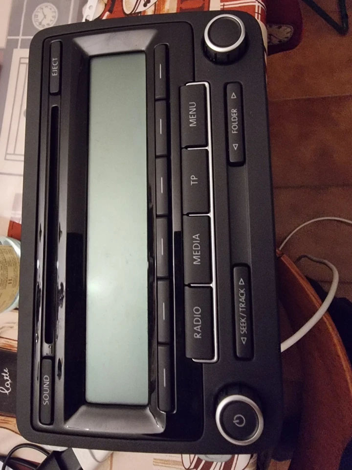 AUTORADIO RCD 310 ORIGINALE VOLKSWAGEN 5M0035186J - Immagine 1 di 3