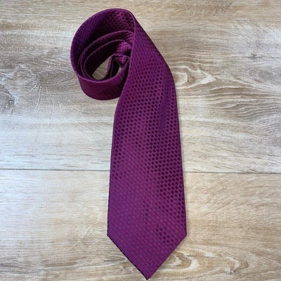 Auténtica corbata de seda rosa fucsia tejida cesta iridiscente Gucci 3,75 de ancho Foto 1 de 4