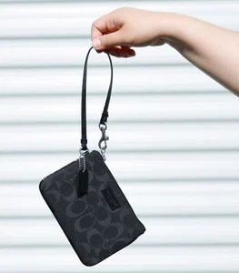 NWT Coach Wristlet Wallet Case Black Signature - Picture 1 of 8