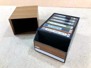 Carte da gioco Kings Wild Project VHS 1982 - VHS mezzo mattoncino misto - Foto 1 di 4