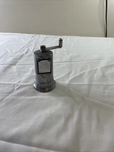 Vintage Pfeffermühle Ganzmetallmühle 4" Spender Handschleifen Drehgriff - Bild 1 von 6