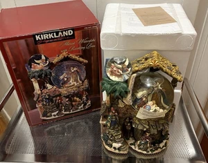 NUOVO Kirkland Signature Musical Snow Globe Natività Natale - Foto 1 di 6