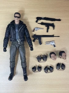 Medicom MAFEX No.176 T-800 (The Terminator Ver.) Actionfigur US VERKÄUFER! - Bild 1 von 6
