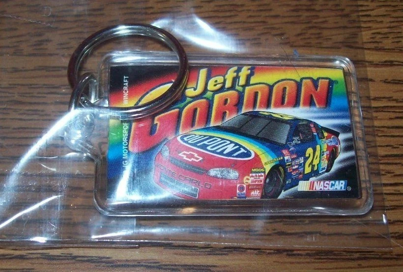 JEFF GORDON #24 DUPONT 1998 WINCRAFT KEYCHAIN BRAND NEW!!!!! - Image 1 of 1