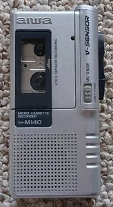 Aiwa Micro Cassette Recorder Model TP-M140 V-Sensor - Picture 1 of 5