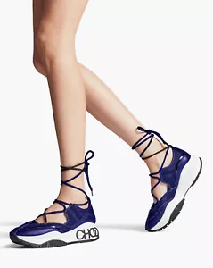 950 $ Designer Jimmy Choo modische Damen-Sneaker blau Logo Knöchelriemen zum Binden 5 - Bild 1 von 3