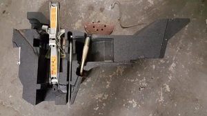 NISSAN 350Z TOOL KIT JACK AND BRACE - Picture 1 of 1