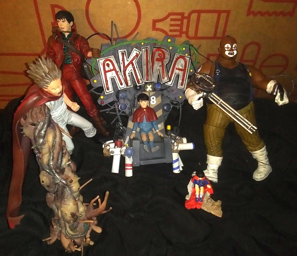 "Lote de 6 juguetes MCFARLANE 2000 con figura de acción Akira, Joker 8""" Foto 1 de 4