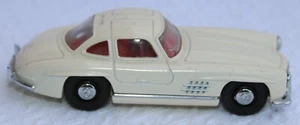 Dinky 1955 Mercedes-Benz 300 SL 1:43 Scale Diecast Model Car DY033/b White - Picture 1 of 5