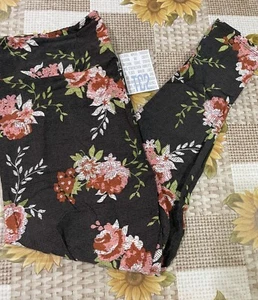 LuLaRoe TC2 Leggings roses NWT New Print 18+ Floral Flowers Beautiful - Picture 1 of 2
