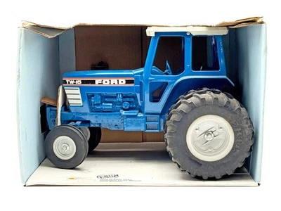 1/12 Ford TW-15 Tractor With Cab And Duals - Image 1 of 3