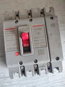 1PCS Pre-owned FOR DELIXI cut-off air switch cdm3-125s/B300 - Picture 1 of 6