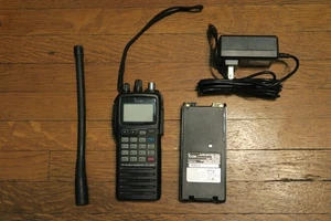 Icom IC-A24 VHF NAV/COM Handheld Aviation Radio – Great Condition FS - Picture 1 of 6