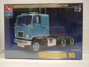 AMT #38164 GMC Astro 95 (Construction/Heavy Equipment) 1/25 Plastic Model Kit - Picture 1 of 2