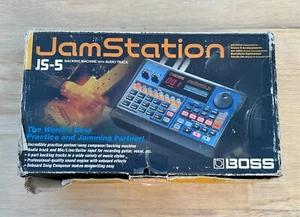 BOSS JS-5 Jam Station Rhythm BackingMachine con rack audio manuale proprietario video - Foto 1 di 8