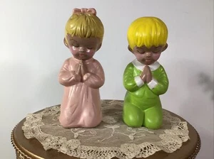 "Estatuillas estatuillas de cerámica pintadas a mano vintage de niño y niña rezando a Navidad ~ 6""" - Imagen 1 de 22
