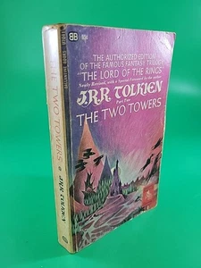JRR Tolkien The Two Towers PB - Picture 1 of 7