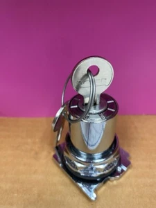 Cutler Hammer Key Operator Selector Sw. 4 Pos. Maintained 10250T Cam 7 30mm - Picture 1 of 3