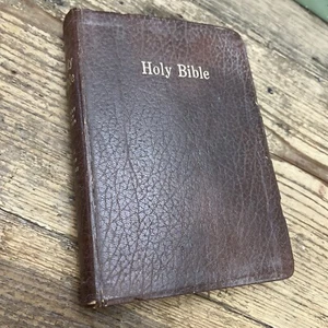 Holy Bible KJV Varsity Study Edition Royal publihers 1970 - Picture 1 of 12