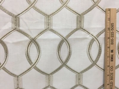Tecido Branco Intertravado Taupe Círculos Treliça Bordado 56" Costura Longa Faça Você Mesmo - Imagem 1 de 3