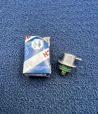Regulador de presión de combustible Bosch 0280160557 para Volkswagen Jetta 1993-2017 Foto 1 de 4