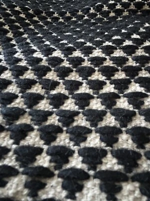 Funda de Almohada Alfombra Kilim Tejida a Mano 18" Cubierta de Yute Negra Beige Geométrica con Flecos Foto 1 de 4